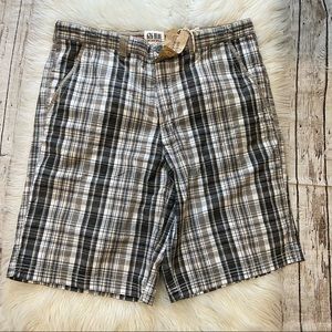 626 Blue NWT Navy, Khaki & White Plaid Broken-In Flat Front Shorts Size 42